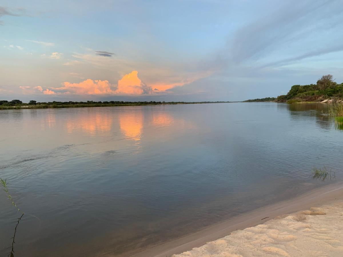 Juda Haus Lodge Katima Mulilo Eksteriør bilde