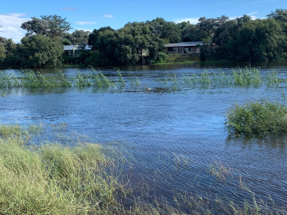Juda Haus Lodge Katima Mulilo Eksteriør bilde